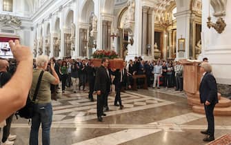 Parenti ed amici assistono nella Cattedrale gremita ai funerali di Angelo Onorato l'imprenditore trovato morto nella propria auto sabato scorso, a Palermo, 30 maggio 2024 .
ANSA/Ignazio Marchese