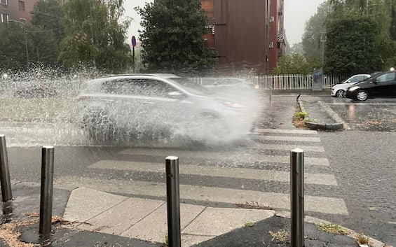Milano, Lambro a rischio esondazione. Disperso a Enna, trovato corpo