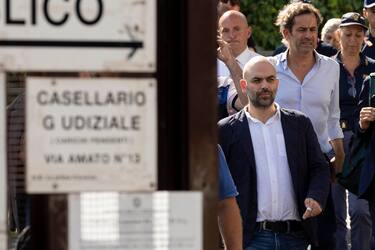 Roberto Saviano esce dal tribunale di piazzale Clodio. Roma 27 giugno 2023
ANSA/MASSIMO PERCOSSI