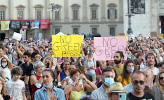 Covid, le manifestazioni contro il green pass