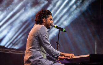 GIFFONI VALLE PIANA, ITALY - JULY 24: Ermal Meta performs during Giffoni Film Festival at Arena Piazza Fratelli Lumiere on July 24, 2023 in Giffoni Valle Piana, Italy. (Photo by Ivan Romano/Getty Images)