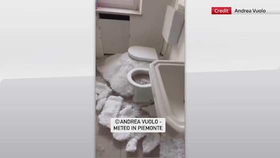 pinerolo grandinata blocca fognature e risale da wc
