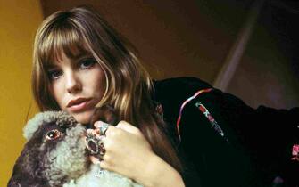FRANCE - CIRCA 1960:  Portrait of Jane Birkin, in the Sixties. (Photo by REPORTERS ASSOCIES/Gamma-Rapho via Getty Images)