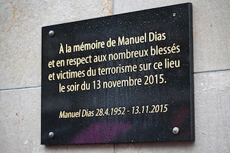 epa10972839 A commemorative plaque adorns a wall a the site of the November 13 attacks at the Stade-de-France in Saint-Denis, north of Paris, 13 November 2023. On 13 November 2015, gunmen killed 130 people in a terrorist attack across Parisian cafes, the Stade de France stadium and the Eagles of Death Metal concert at the Bataclan concert hall.  EPA/BERTRAND GUAY / POOL  MAXPPP OUT