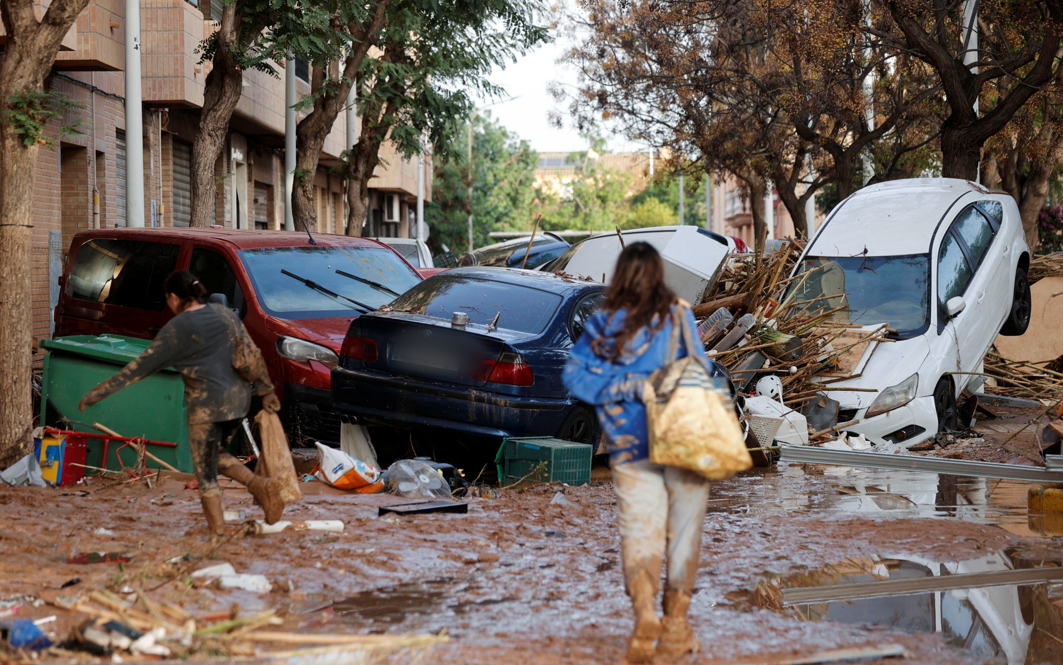 Alluvione Valencia, oltre 200 morti. In 360mila senz'acqua. Allerta in 