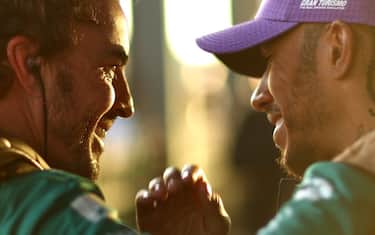 Hamilton lancia una "sfida" ad Alonso