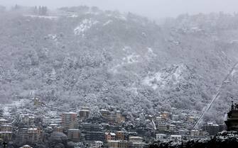 Snowfall in Como, northern Italy, 28 December 2020. A wave of blustery and wintry weather swept Italy Monday.
ANSA/ MATTEO BAZZI