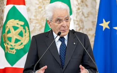 Il Presidente della Repubblica Sergio Mattarella in occasione dell'incontro con una rappresentanza della Marina Militare, nella ricorrenza della Giornata della Marina militare, al Quirinale,10 giugno 2024.   NPK  ANSA /
Paolo Giandotti - Ufficio per la Stampa e la Comunicazione della Presidenza della Repubblica   +++ ANSA PROVIDES ACCESS TO THIS HANDOUT PHOTO TO BE USED SOLELY TO ILLUSTRATE NEWS REPORTING OR COMMENTARY ON THE FACTS OR EVENTS DEPICTED IN THIS IMAGE; NO ARCHIVING; NO LICENSING +++