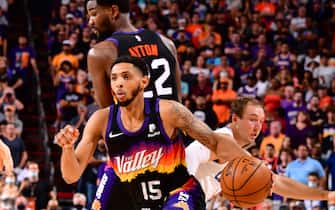 PHOENIX, AZ - JUNE 22: Cameron Payne #15 of the Phoenix Suns drives to the basket during the game against the LA Clippers during Game 2 of the Western Conference Finals of the 2021 NBA Playoffs on June 22, 2021 at Phoenix Suns Arena in Phoenix, Arizona. NOTE TO USER: User expressly acknowledges and agrees that, by downloading and or using this photograph, user is consenting to the terms and conditions of the Getty Images License Agreement. Mandatory Copyright Notice: Copyright 2021 NBAE (Photo by Barry Gossage/NBAE via Getty Images)
