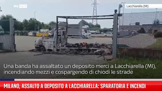 Milano, assalto deposito Lacchiarella: sparatoria e incendi