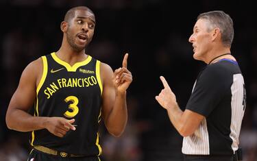 PHOENIX, ARIZONA - NOVEMBER 22: Chris Paul #3 of the Golden State Warriors reacts to referee Scott Foster #48 during the first half of the NBA game against the Phoenix Suns at Footprint Center on November 22, 2023 in Phoenix, Arizona. NOTE TO USER: User expressly acknowledges and agrees that, by downloading and or using this photograph, User is consenting to the terms and conditions of the Getty Images License Agreement.  (Photo by Christian Petersen/Getty Images)