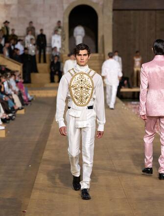 11_dolce_e_gabbana_alta_sartoria_2024_courtesy - 1