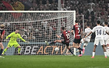 Milan's Christian Pulisic (R) score the gol during the Italian Serie A match, Genoa CFC vs Ac Milan at Luigi Ferraris stadium in Genoa, Italy, 07 october 2023.  ANSA/LUCA ZENNARO