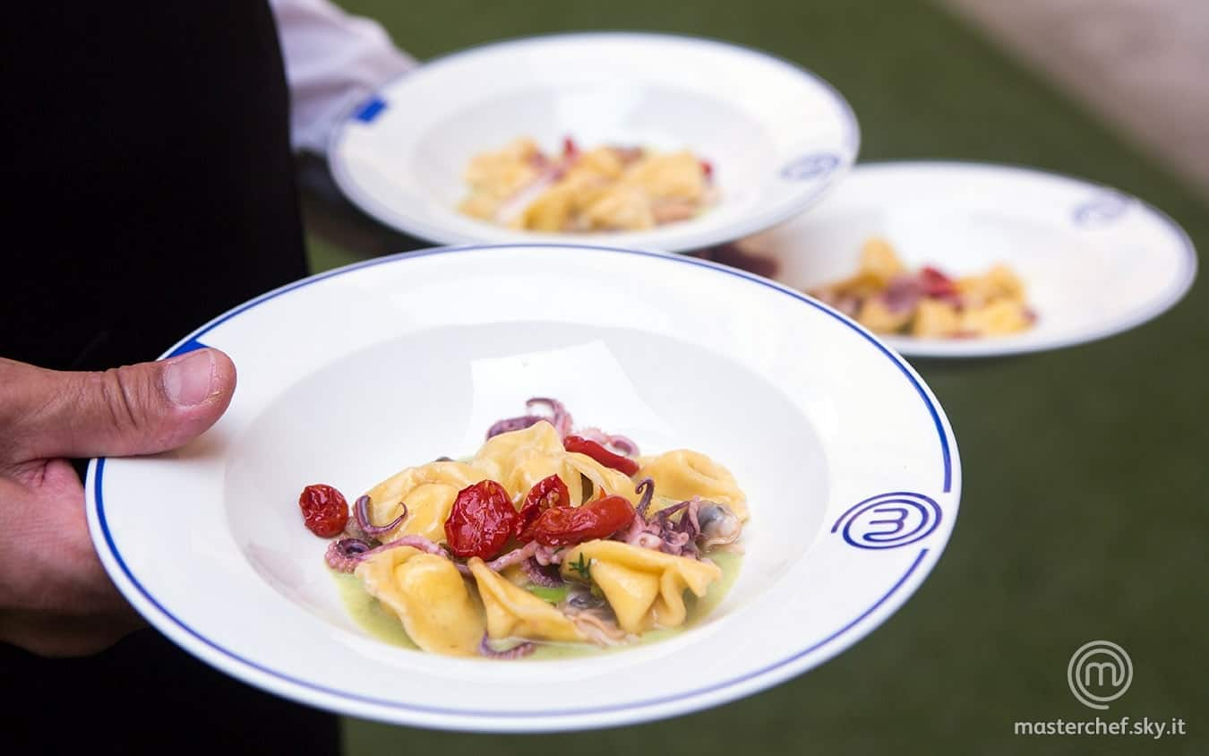 Ravioli con calamari e tartufi di mare