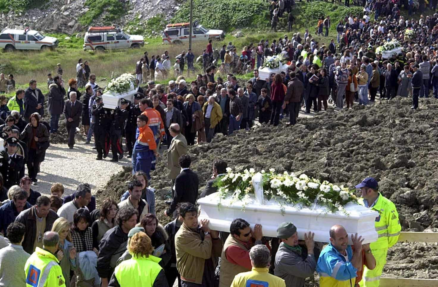 Un momento dei funerali