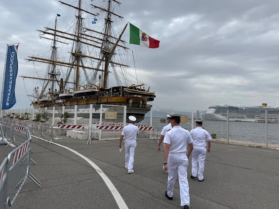 Amerigo Vespucci, Luna Rossa accoglie il veliero a Cagliari
