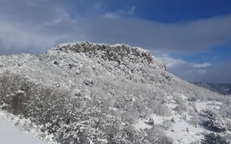 La nevicata abbondante a  Silanus (Nuoro), 21 gennaio 2023.
ANSA
