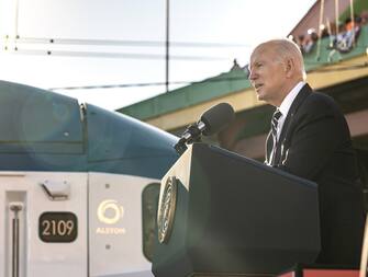 Joe Biden promuove l’azione del suo governo e della Fed per come hanno affrontato la crisi bancaria Usa dopo il fallimento di due banche regionali e assicura che ci sono tutti gli strumenti per evitare altri crack senza oneri per i contribuenti