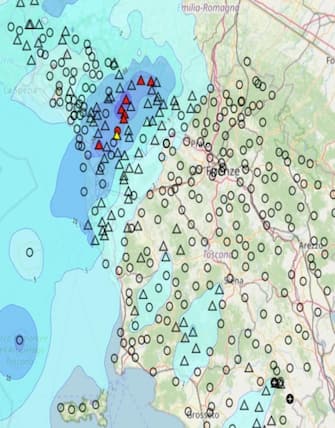 Forti precipitazioni stamani sulle province di Massa Carrara, Lucca. Lo scrive sui social il presidente della Toscana, Eugenio Giani, spiegando che ci sono stati in un'ora 40 mm di pioggia a Mulazzo (Massa Carrara) e che il Magra a Villafranca in Lunigiana ha superato la seconda soglia di guardia. NPK     X / Eugenio Giani   +++ATTENZIONE LA FOTO NON PUO' ESSERE PUBBLICATA O RIPRODOTTA SENZA L'AUTORIZZAZIONE DELLA FONTE DI ORIGINE CUI SI RINVIA+++   +++NO SALES; NO ARCHIVE; EDITORIAL USE ONLY+++