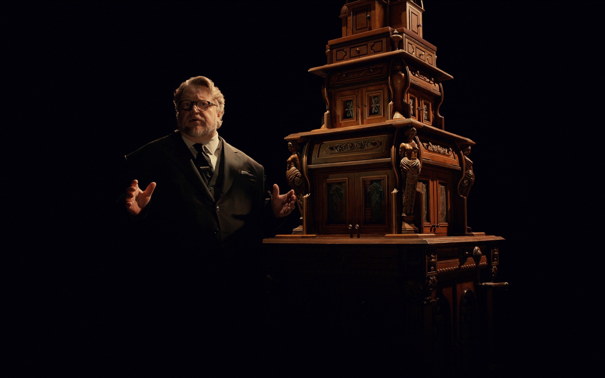guillermo del toro Cabinet of Curiosities Guillermo del Toro's Cabinet Of Curiosities. Executive Producer Guillermo del Toro in episode “Lot 36” of Guillermo del Toro's Cabinet Of Curiosities. Cr. Courtesy Of Netflix © 2022