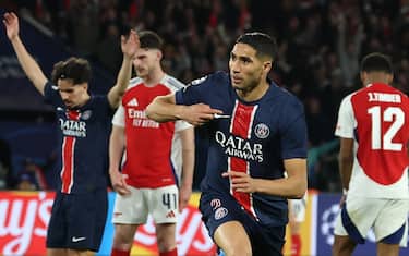 epa12082052 Achraf Hakimi of PSG celebrates after scoring his team's second goal during the UEFA Champions League semi-finals 2nd leg soccer match between Paris Saint-Germain and Arsenal FC, in Paris, France, 07 May 2025.  EPA/MOHAMMED BADRA