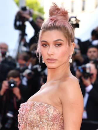 06_celebrity_capelli_rosa_look_getty - 1