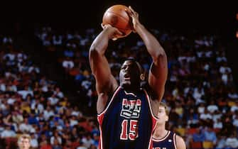 TORONTO - AUGUST 7: Larry Johnson #15 of the USA Senior Men's National Team shoots against the Brazil Senior Men's National Team during the 1994 World Championships of Basketball on August 7, 1994 at the Toronto Skydome in Toronto, Ontario, Canada. The United States defeated Brazil 105-82. NOTE TO USER: User expressly acknowledges and agrees that, by downloading and or using this photograph, User is consenting to the terms and conditions of the Getty Images License Agreement. Mandatory Copyright Notice: Copyright 1994 NBAE (Photo by Nathaniel S. Butler/NBAE via Getty Images)