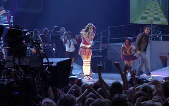 FILM - HANNAH MONTANA - MILEY CYRUS BEST OF BOTH WORLDS CONCERT TOUR