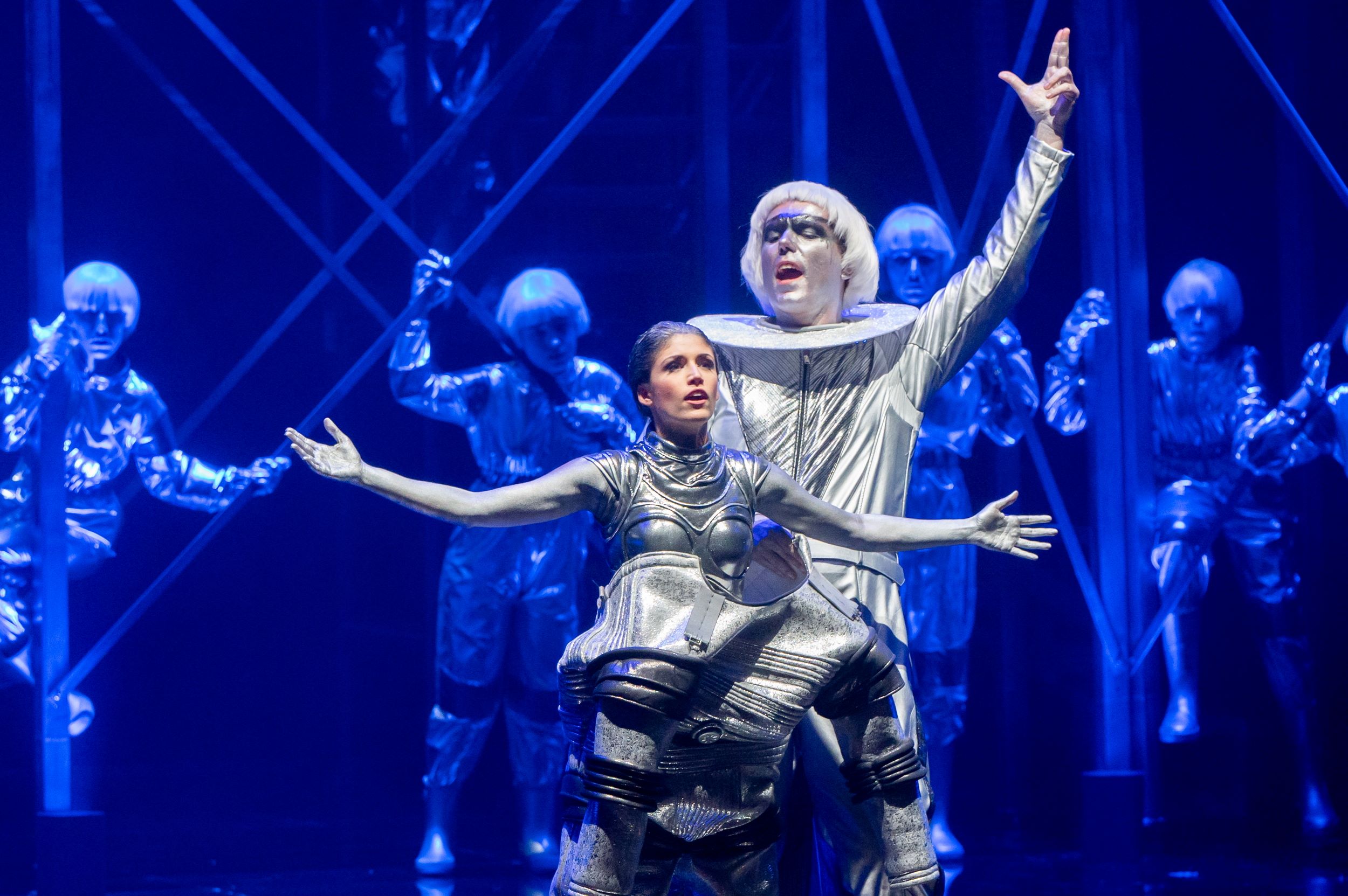 Raffa in the Sky, a Bergamo la nuova opera lirica ispirata a Raffaella Carrà Sky TG24