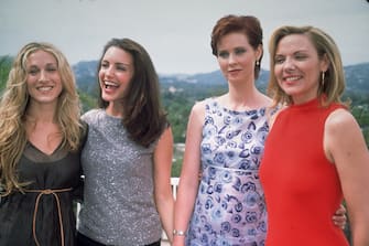 1999:  Cast members of the television series Sex and the City  (L-R): Sarah Jessica Parker, Kristin Davis, Cynthia Nixon and Kim Cattrall, Beverly Hills, California.  (Photo by Munawar Hosain/Fotos International/Getty Images)