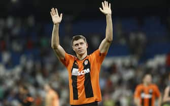 epa10225979 Shakhtar Donetsk's defender Mykola Matvyenko at the end of the UEFA Champions League match between Real Madrid and Shakhtar Donetsk held in Santiago Bernabeu stadium in Madrid, Spain, 05 October 2022.  EPA/RODRIGO JIMENEZ