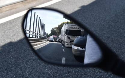 Milano, in Area B obbligo sensori per l'angolo cieco per i camion