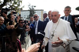 Pope Francis leaves the Agostino Gemelli hospital where is hospitalized, following a respiratory infection (excluding Covid-19), in Rome, Italy, 01 April 2023. ANSA/ANGELO CARCONI