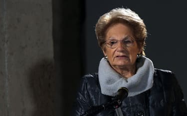 Liliana Segre, una sopravvissuta all'Olocausto, interviene durante l'incontro per verificare lo stato di avanzamento dei lavori per trasformare in Memoriale il binario 21 della Stazione Centrale di Milano, 26 gennaio 2012.    MATTEO BAZZI / ANSA
