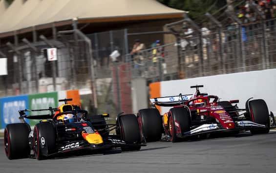 https://static.sky.it/editorialimages/f18da2d7cd27aedfbc912634c2aa6cac68caf904/skysport/it/motori/formula-1/video/2025/05/31/f1-gp-spagna-gene-commento-video/verstappen_leclerc_ipa.jpg?im=Resize,width=565