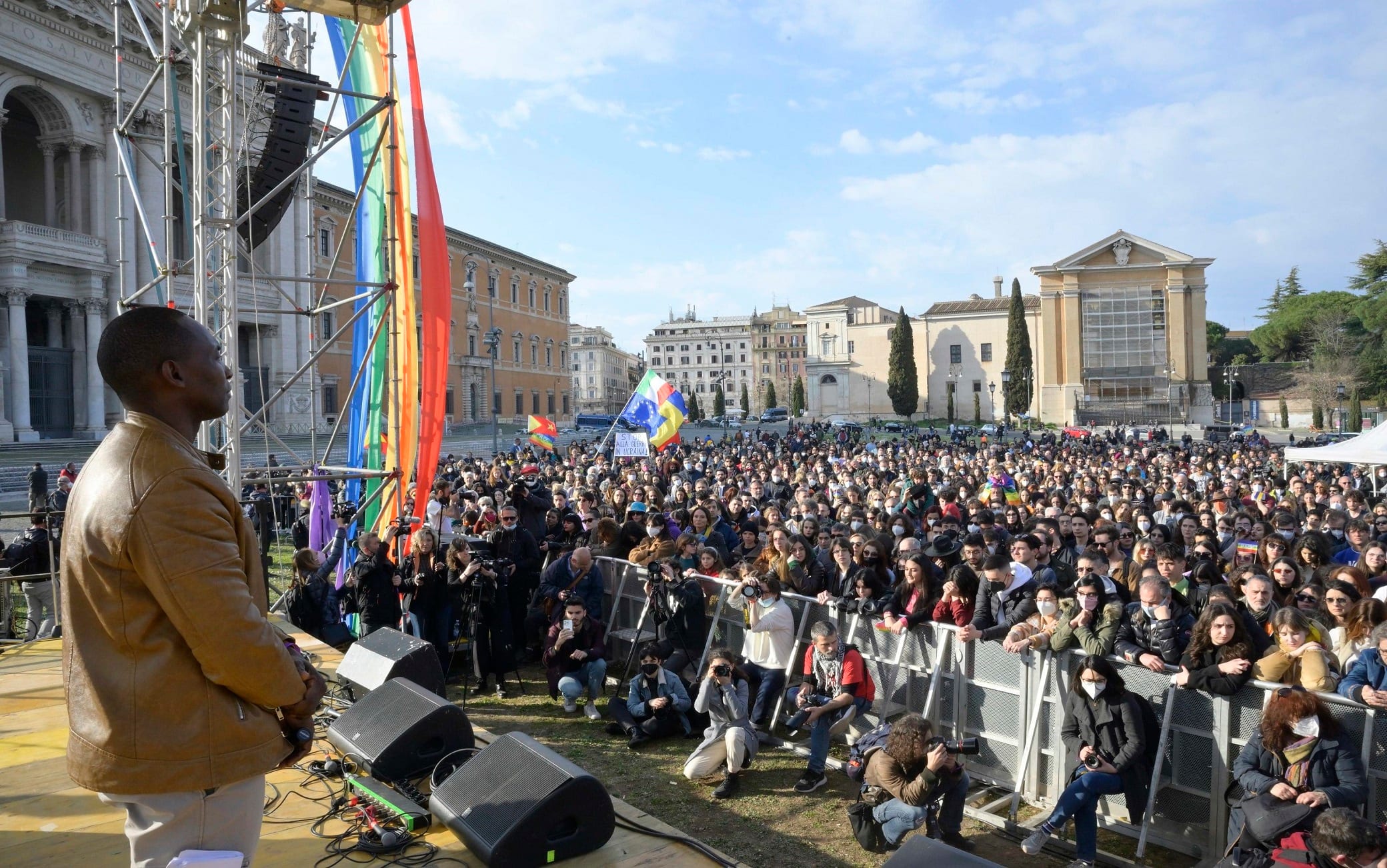 Aboubakar Soumahoro sul palco a Roma The trade unionist Aboubakar Soumahoro at the concert for peace in Ukraine "Together for Peace", the demonstration in Piazza San Giovanni in Rome, Italy, March 20, 2022.
ANSA/CLAUDIO PERI