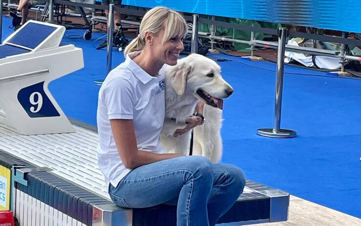 Federica Pellegrini con Lea, una delle mascotte degli Europei