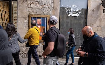 L'opera di TvBoy a Barcellona con Putin dietro le sbarre