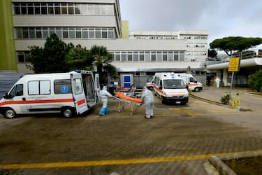 Medical staff works at emergency of the Cardarelli hospital in Naples, Italy, 12 November 2020.
ANSA / CIRO FUSCO