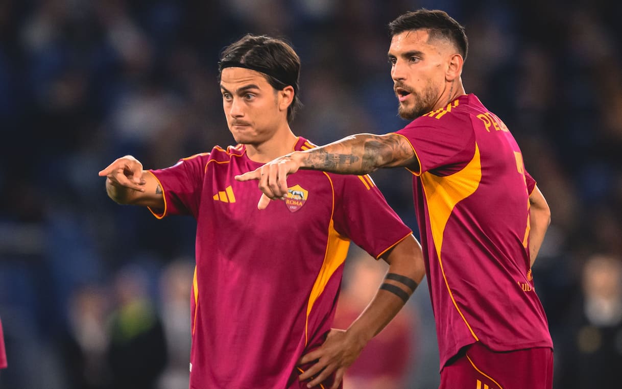 https://static.sky.it/editorialimages/f26457ac365aa25ea4f991e3e2e986b0d270d0fb/skysport/it/calcio/serie-a/2025/10/20/roma-inter-0-1-top-flop-gasperini/pellegrini_dybala_roma_getty.jpg?im=Resize,width=1218