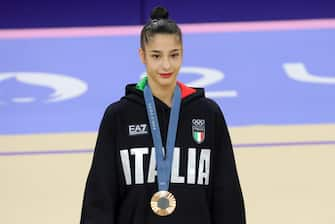 epa11540105 Bronze medalist Sofia Raffaeli of Italy poses during the medal ceremony for the Individual All-Around Final of the Rhythmic Gymnastics competitions in the Paris 2024 Olympic Games, at the Bercy Arena in Paris, France, 09 August 2024.  EPA/TERESA SUAREZ