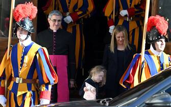 Meloni e la figlia Ginevra in Vaticano
