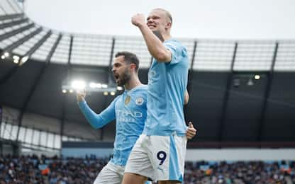 Haaland ne fa 4 e risponde all'Arsenal: City a -1