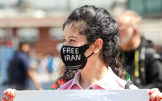 Perché parte della diaspora iraniana supporta gli attacchi a Teheran