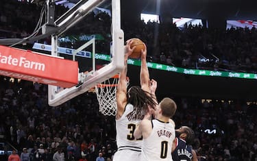 GORDON TIENE IN PIEDI DENVER