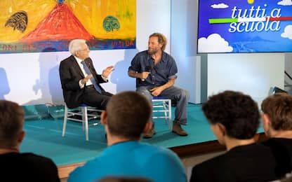 Napoli - Il Presidente della Repubblica Sergio Mattarella con Jovanotti a Nisida in occasione della cerimonia di inaugurazione dell’anno scolastico 2025-2026, oggi 22 settembre 2025.
(Foto di Paolo Giandotti - Ufficio Stampa per la Stampa e la Comunicazione della Presidenza della Repubblica)