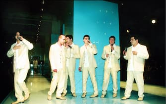 MILANO - GRUPPO MUSICALE I NERI PER CASO IN ESIBIZIONE (MILANO - 0000-00-00, Maurizio Maule) p.s. la foto e' utilizzabile nel rispetto del contesto in cui e' stata scattata, e senza intento diffamatorio del decoro delle persone rappresentate