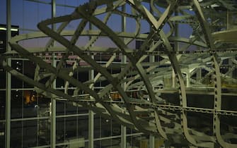 nuvola di fuksas struttura metallina durante la realizzazione