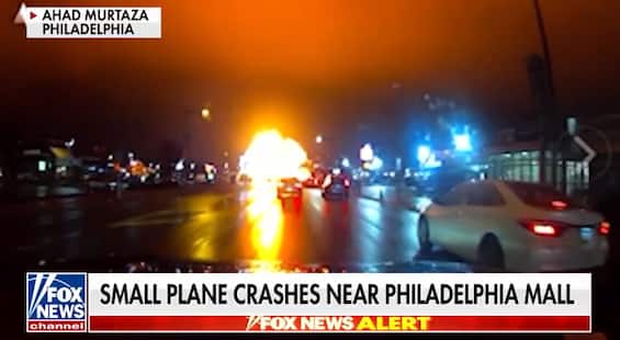Usa: piccolo aereo si schianta a Philadelphia, case in fiamme