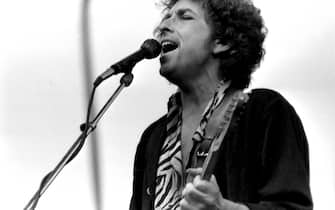 Bob Dylan on stage during his concert at Slane Castle, Co Meath, 08/07/1984 (Part of the Independent Newspapers Ireland/NLI Collection). (Photo by Independent News and Media/Getty Images)